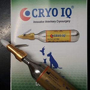 Kryochirurgický prístroj CryoIQ